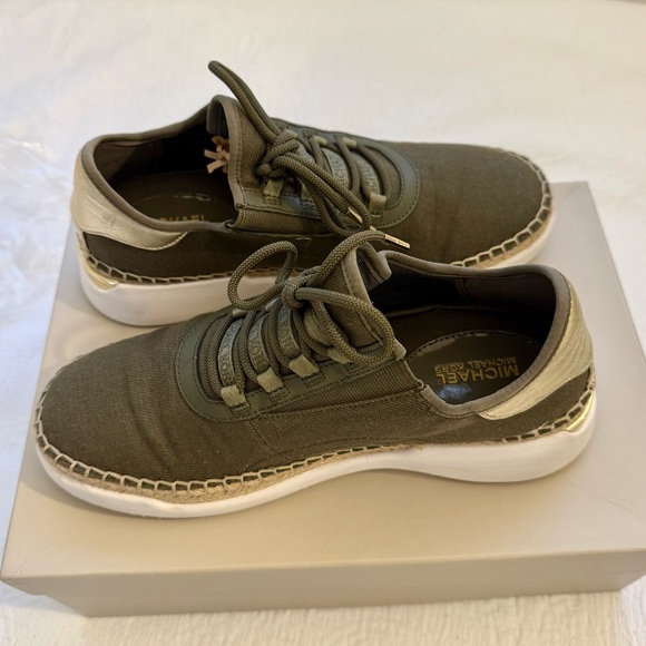 Michael Kors Finch Lace Up Sneakers Olive Green Gold Canvas Espadrille Size 7 - Picture 2 of 8